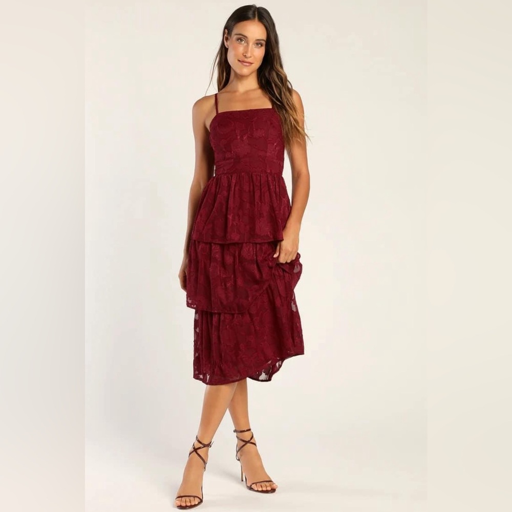 Lulu's NWTy Grace and Beauty‎ Burgundy Burnout Floral Print Tiered Dress